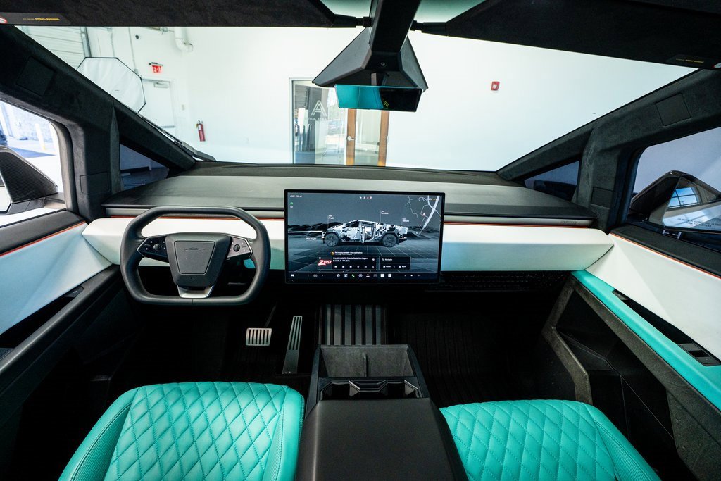 Used 2024 Tesla Cybertruck AWD Crew Cab image 45