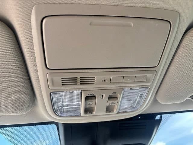 Used 2022 Honda CR-V Touring image 37