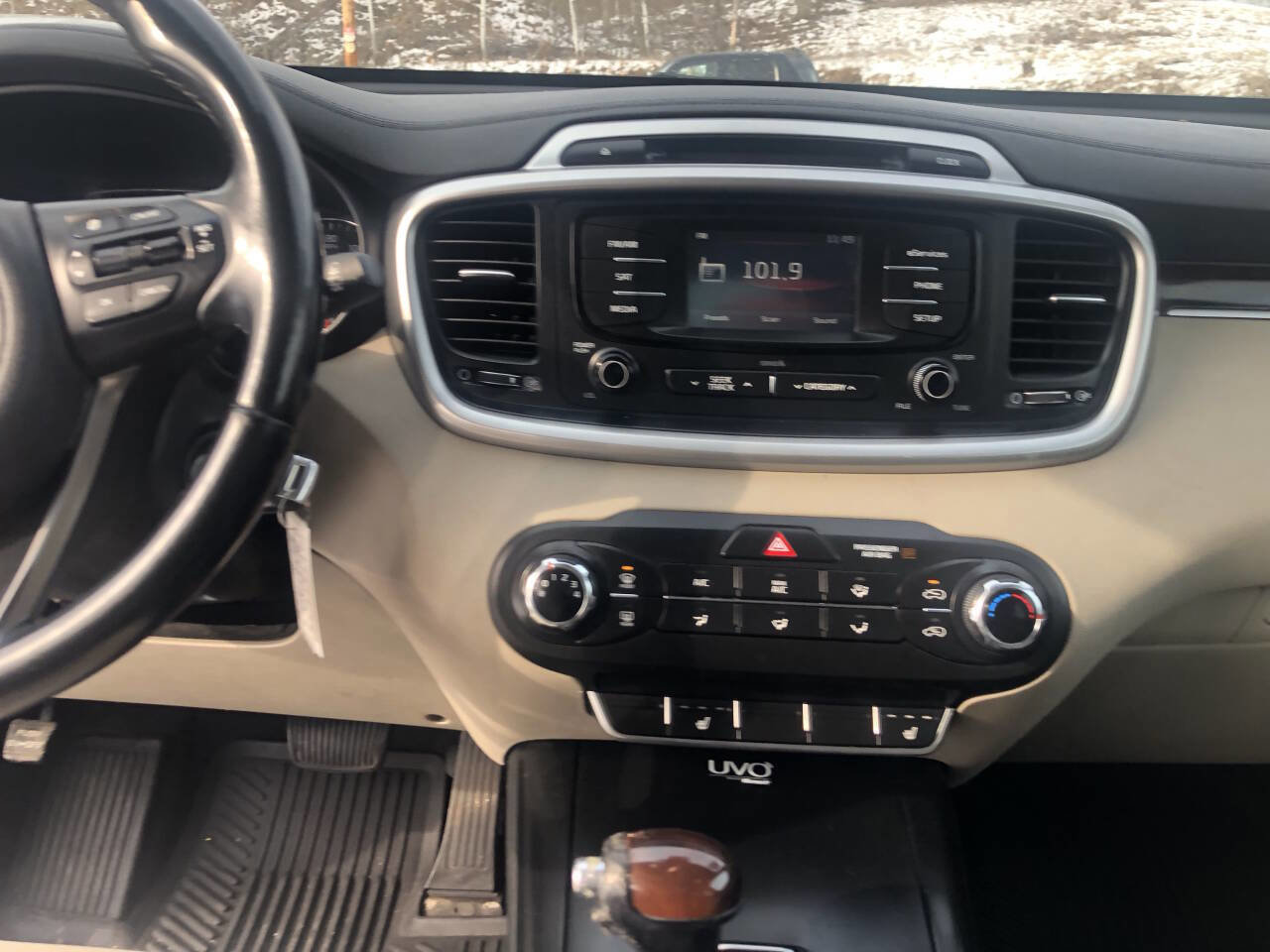 Used 2016 Kia Sorento LX w/ LX Convenience Package image 9