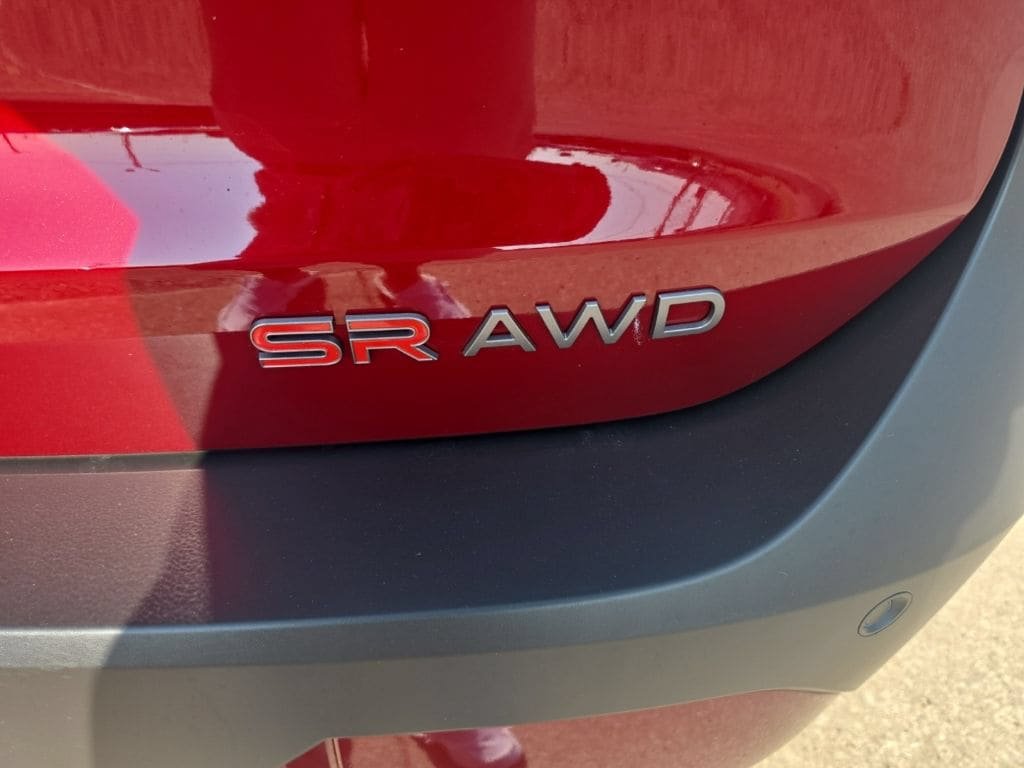 Certified 2025 Nissan Kicks SR AWD/4WD image 5
