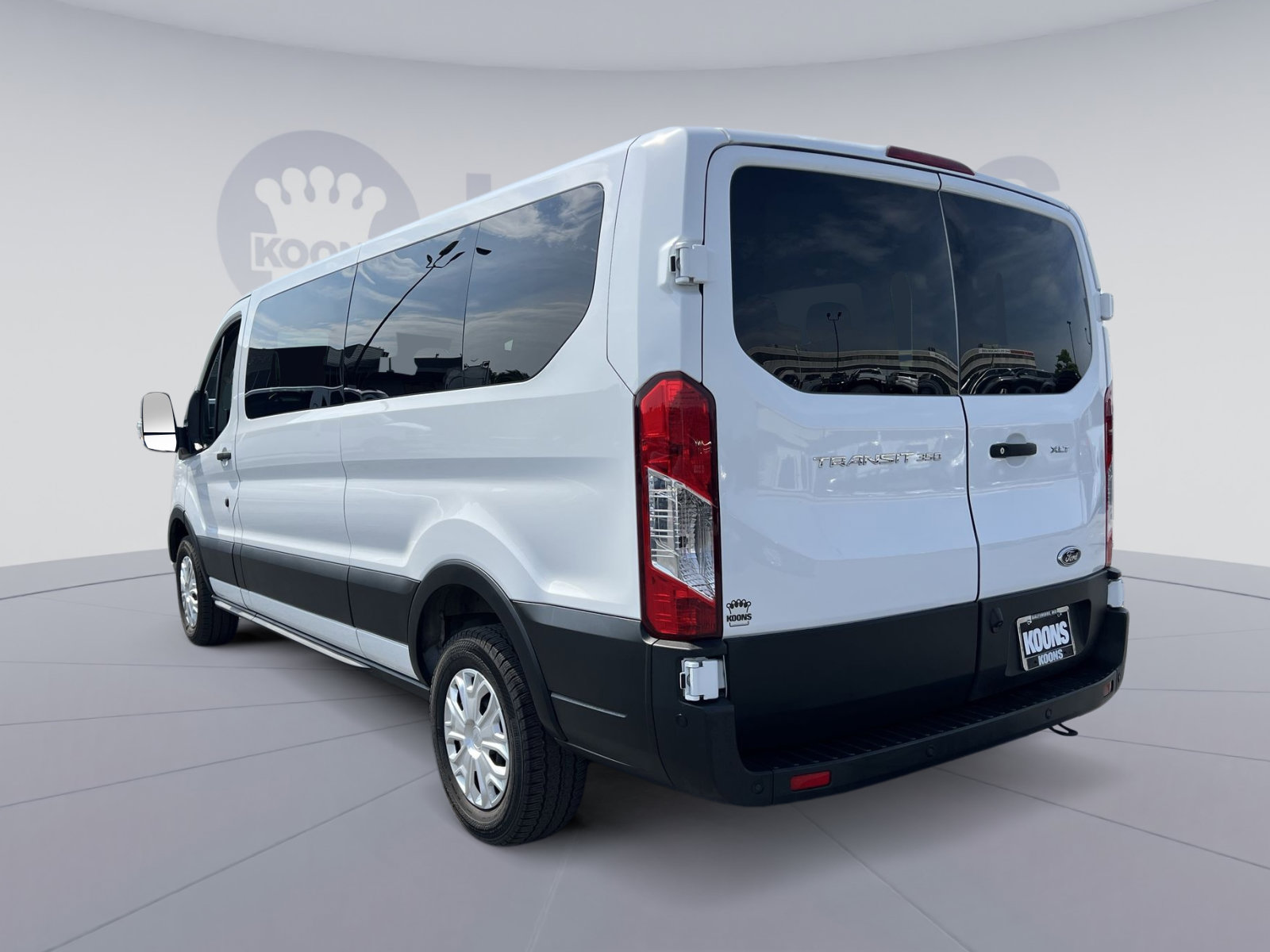 Used 2025 Ford Transit 350 XLT RWD image 4