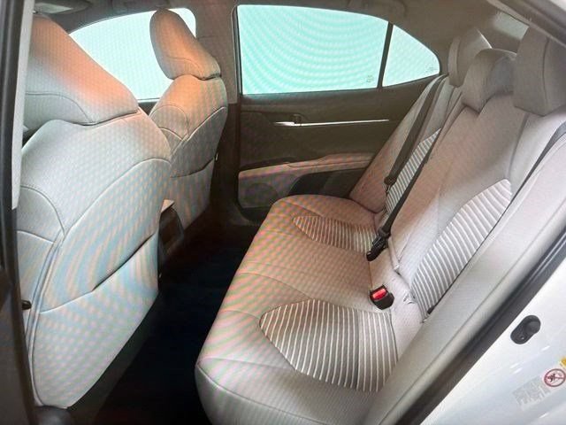 Used 2018 Toyota Camry SE FWD image 9