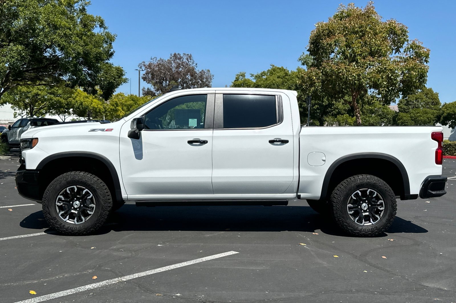 Used 2025 Chevrolet Silverado 1500 ZR2 w/ Technology Package image 7