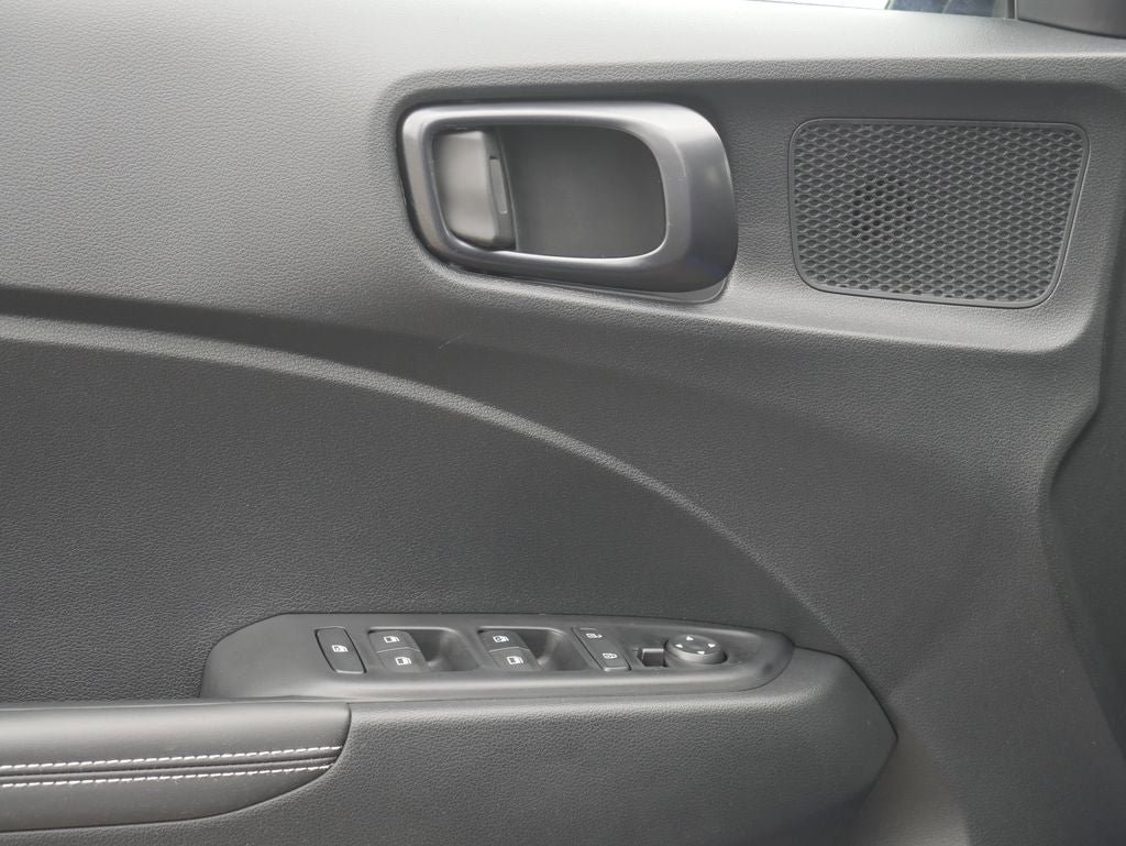 Used 2025 Hyundai Venue Limited FWD image 28