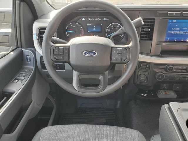 New 2023 Ford F550 4x4 Regular Cab Super Duty image 21
