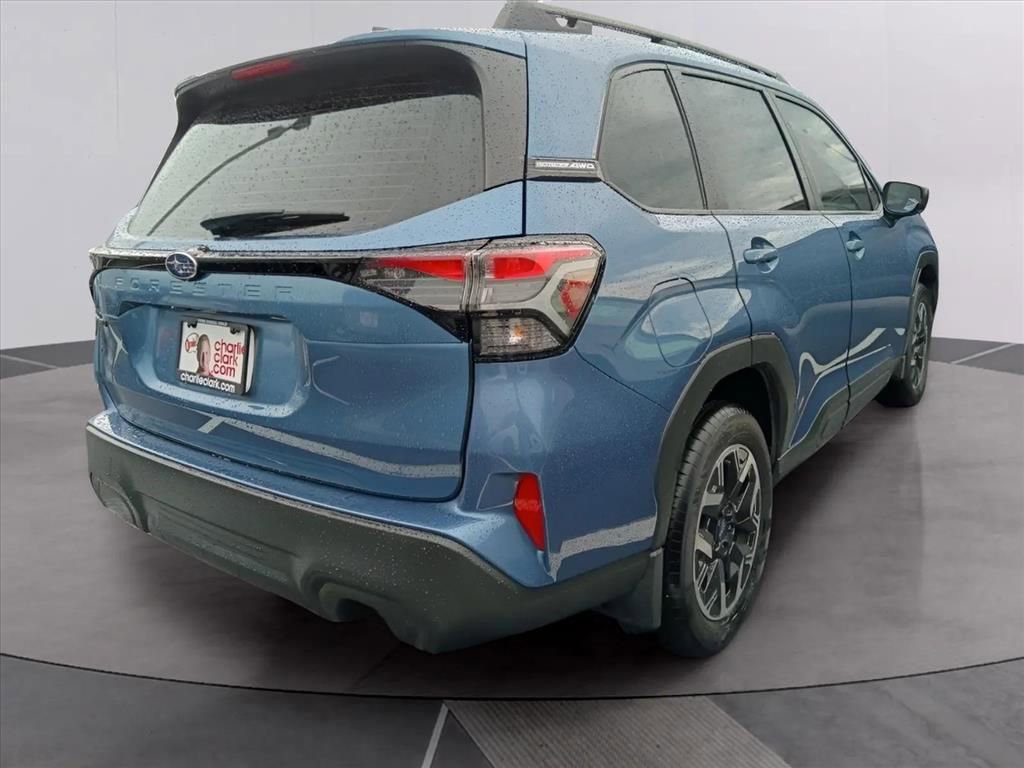 Used 2025 Subaru Forester AWD/4WD image 3