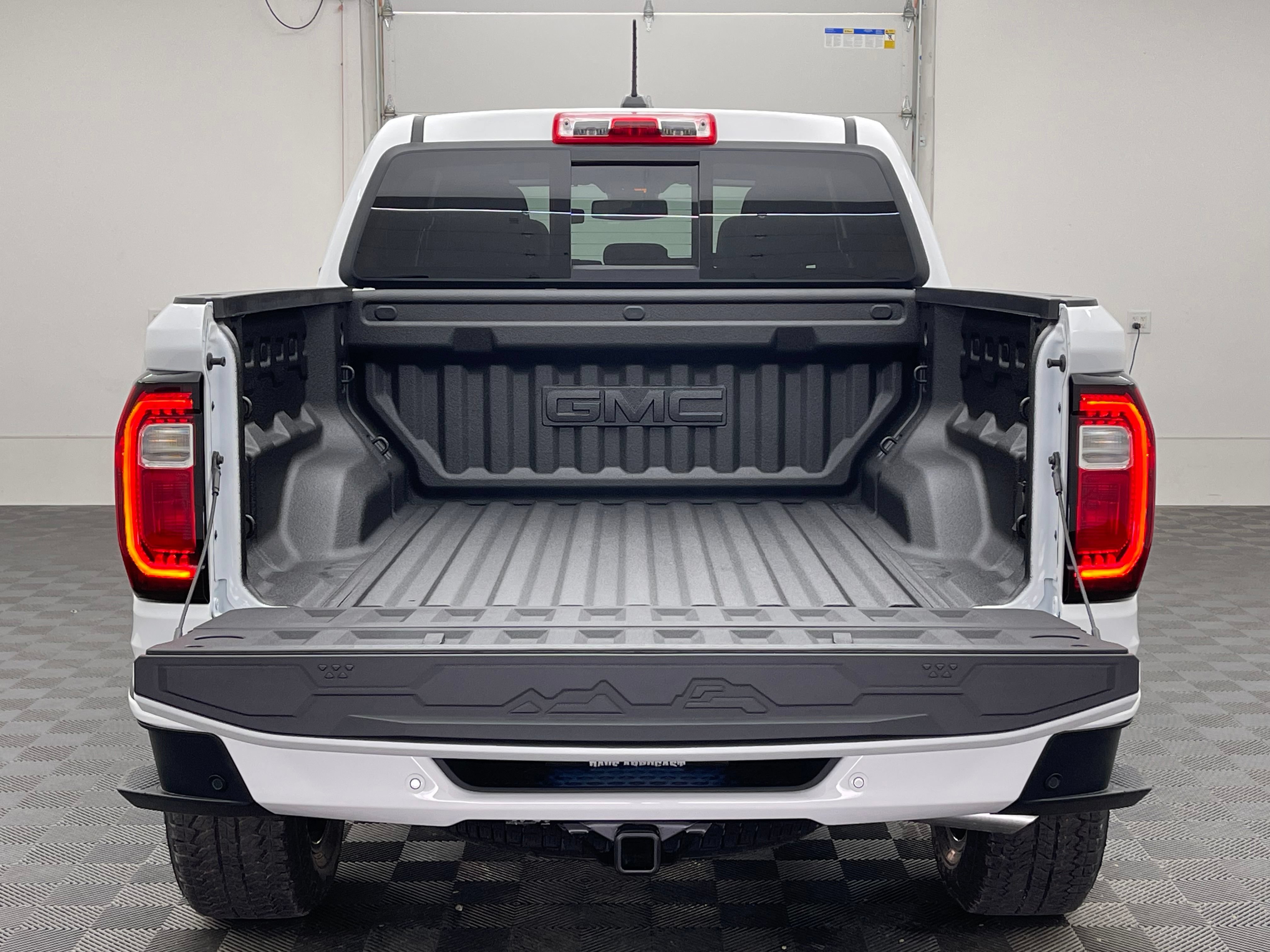 New 2026 GMC Canyon Denali AWD/4WD image 10