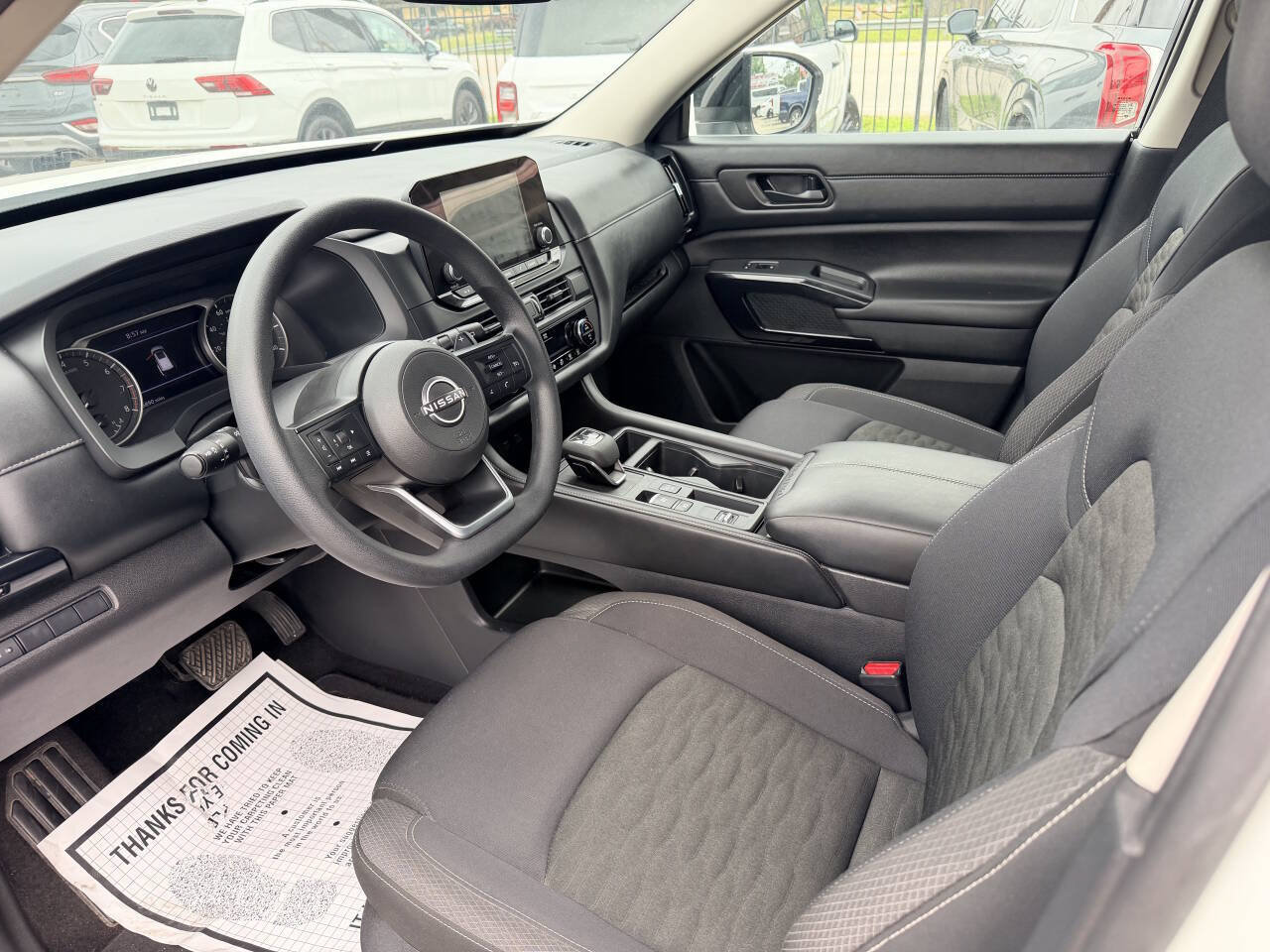 Used 2025 Nissan Pathfinder S FWD image 10