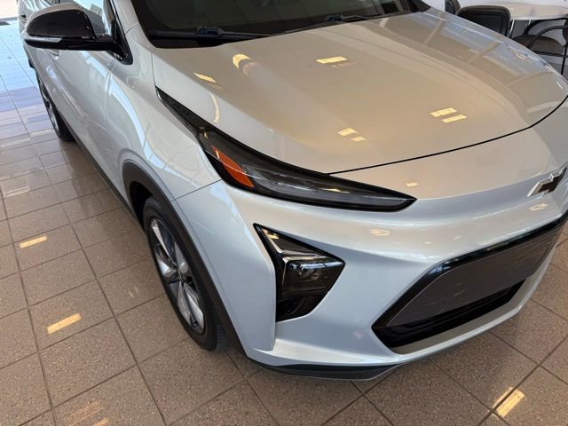 Used 2022 Chevrolet Bolt EUV LT w/ Convenience Package FWD image 8
