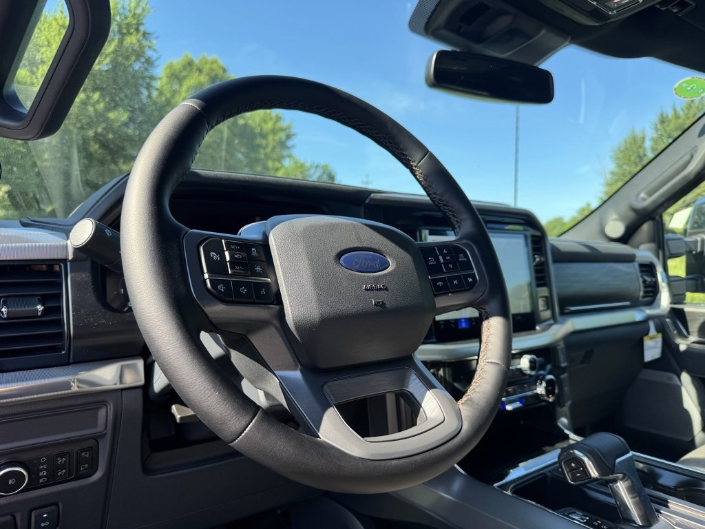 New 2025 Ford F150 Lariat w/ Equipment Group 502A High image 31