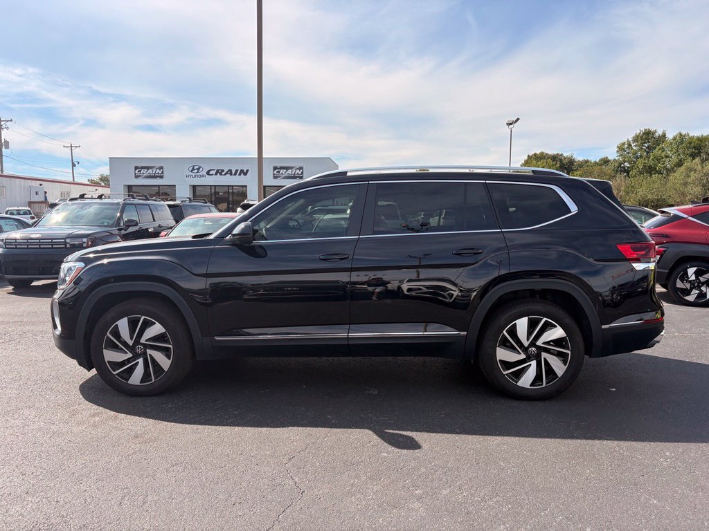 Used 2025 Volkswagen Atlas SEL AWD/4WD image 4