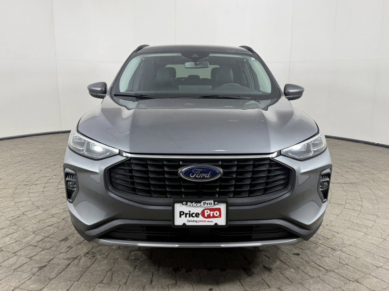 Certified 2025 Ford Escape Platinum image 2