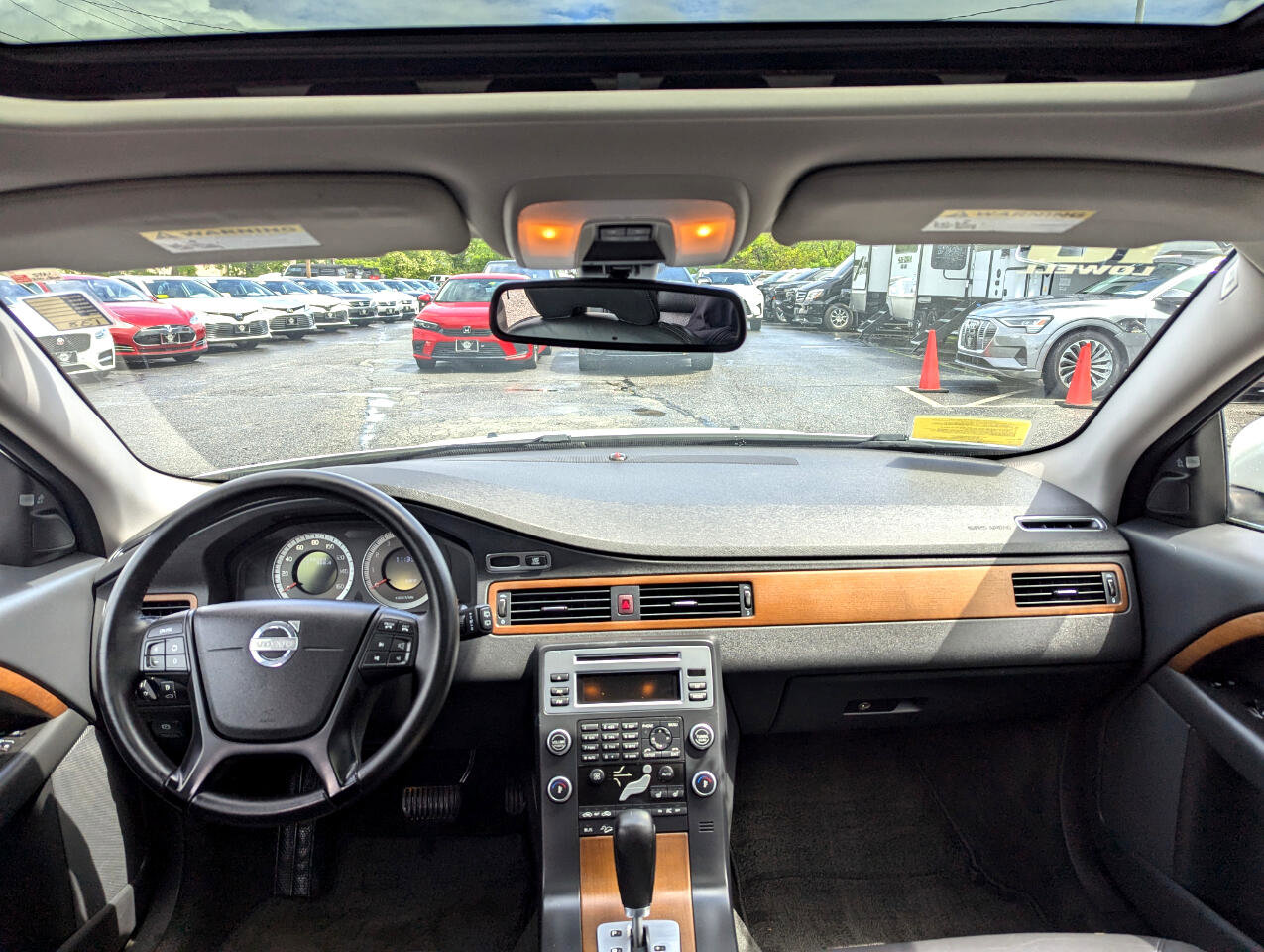 Used 2010 Volvo XC70 3.2 image 40