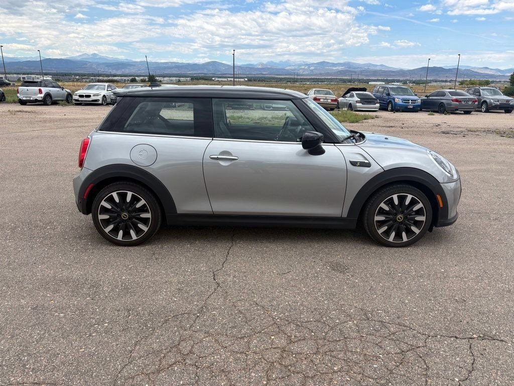 Used 2024 MINI Cooper SE FWD image 4