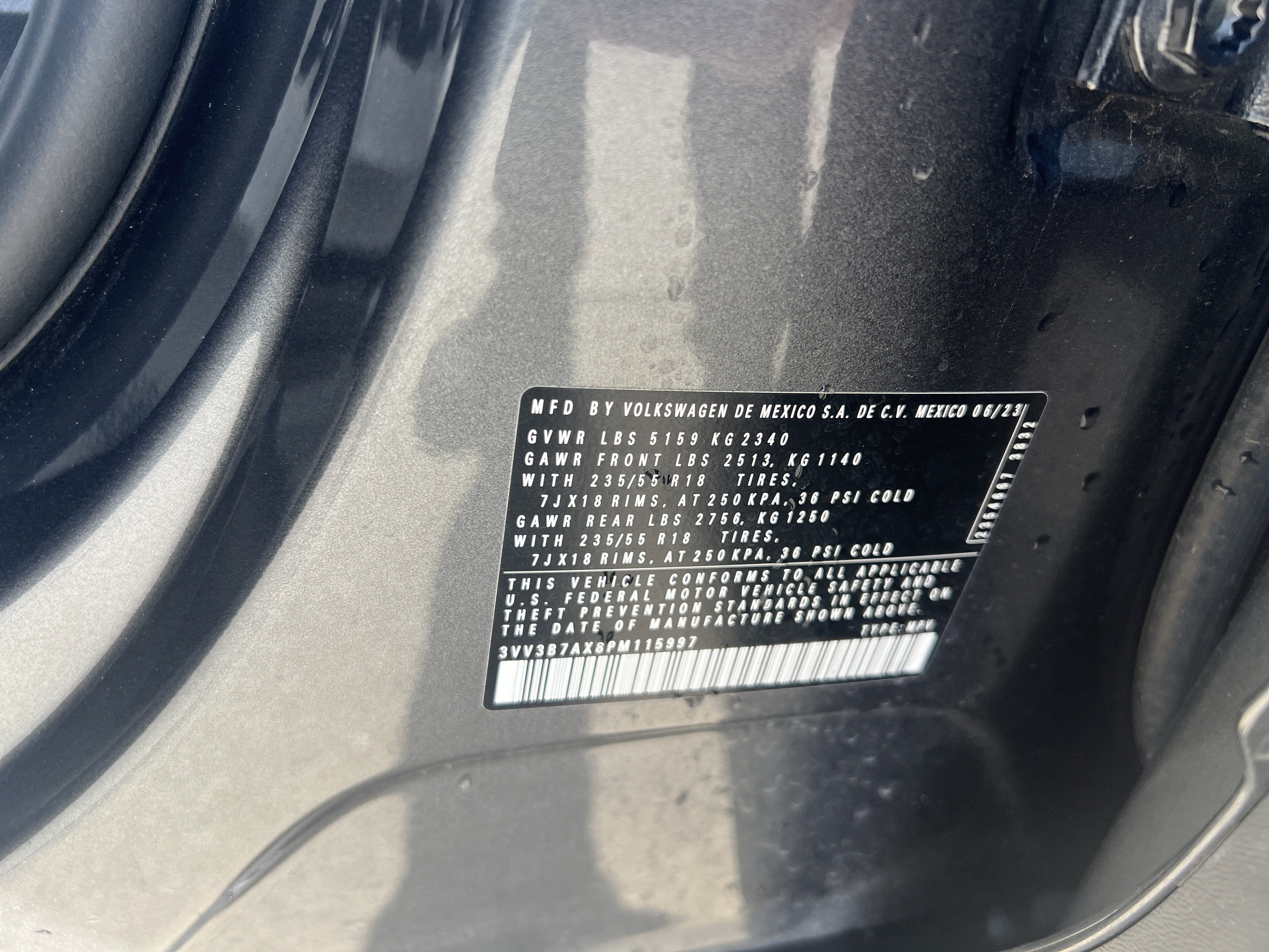 Certified 2023 Volkswagen Tiguan SE FWD image 30