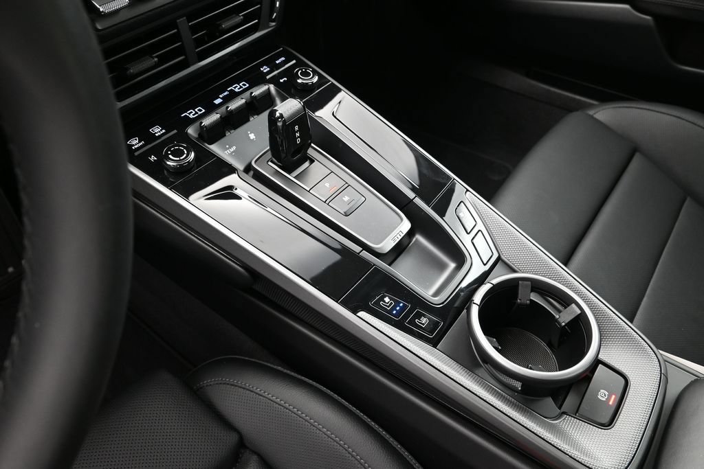 Certified 2025 Porsche 911 Carrera RWD image 20