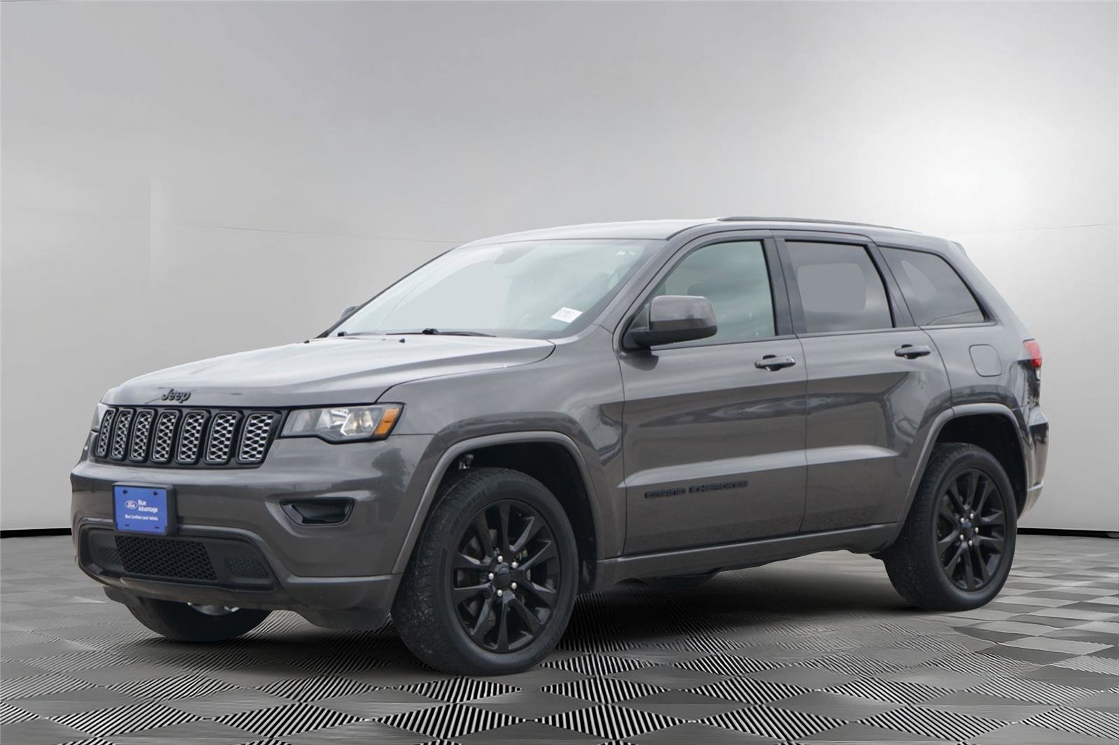 Used 2019 Jeep Grand Cherokee Altitude AWD/4WD image 8