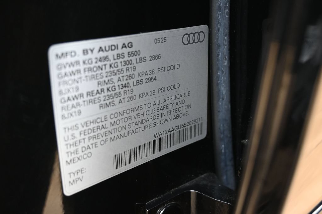 Used 2025 Audi Q5 Premium Plus w/ Premium Plus AWD/4WD image 38