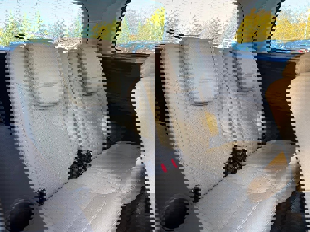 Certified 2019 Mercedes-Benz GLS 450 4MATIC w/ Premium 1 Package image 33