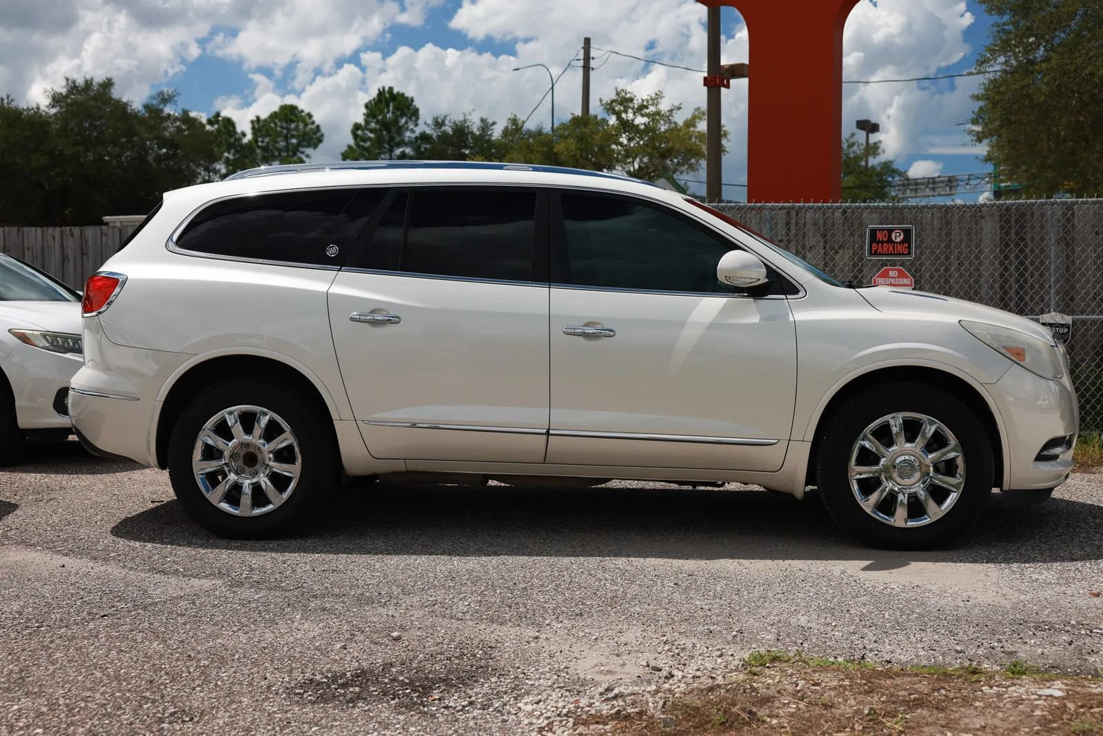 Used 2014 Buick Enclave Leather FWD image 7