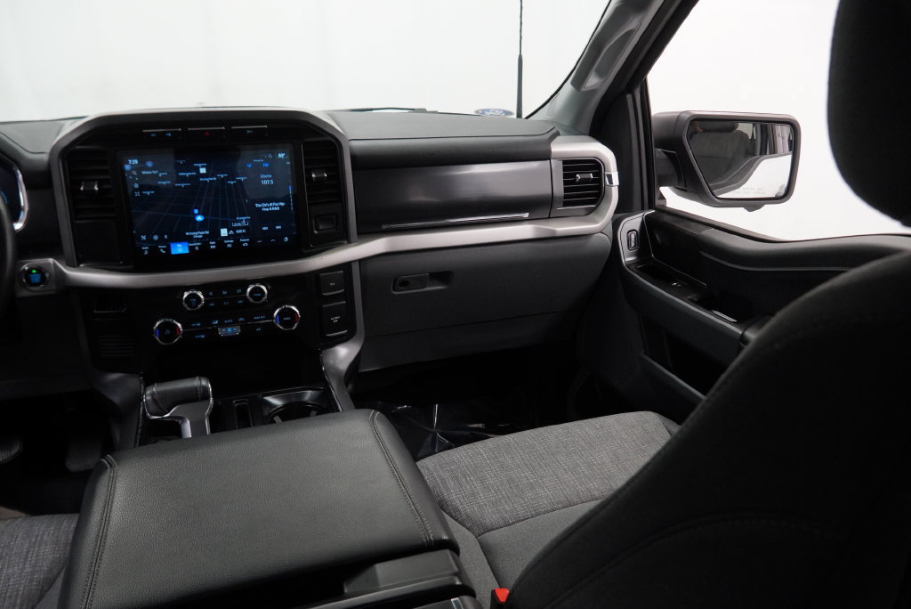 Used 2022 Ford F150 Lightning XLT AWD/4WD image 25