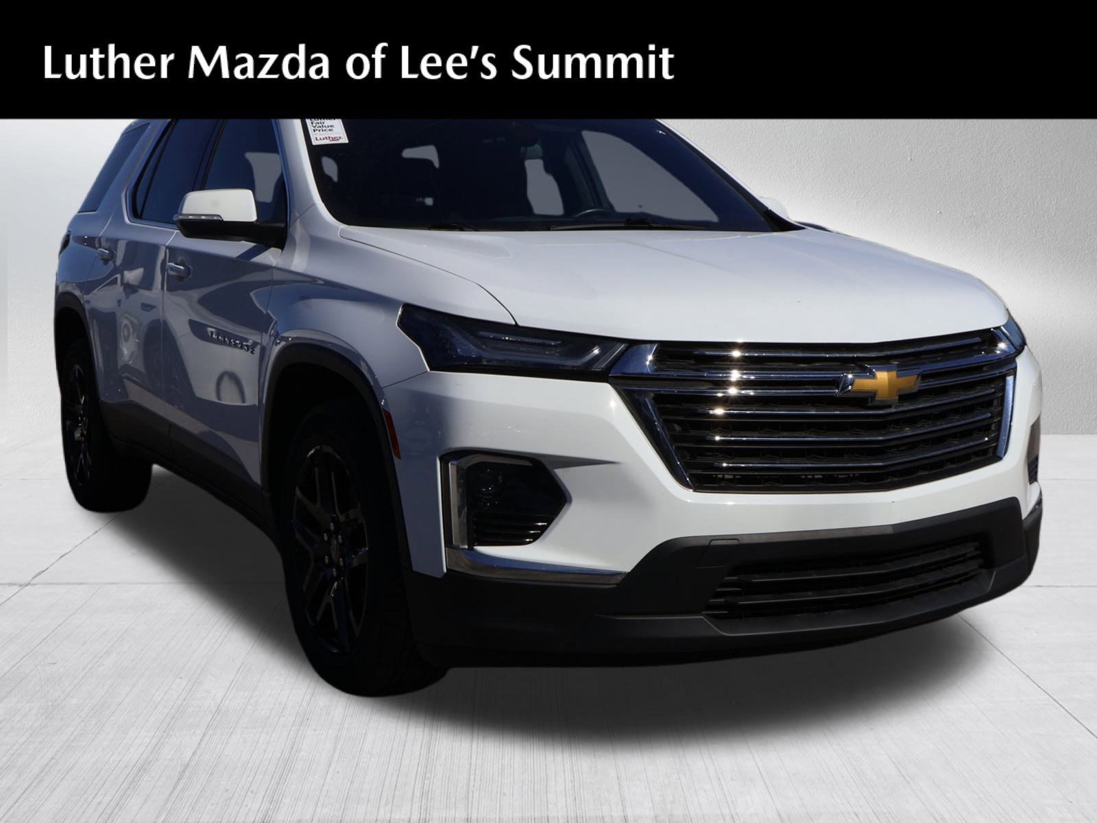 Used 2023 Chevrolet Traverse LT image 1