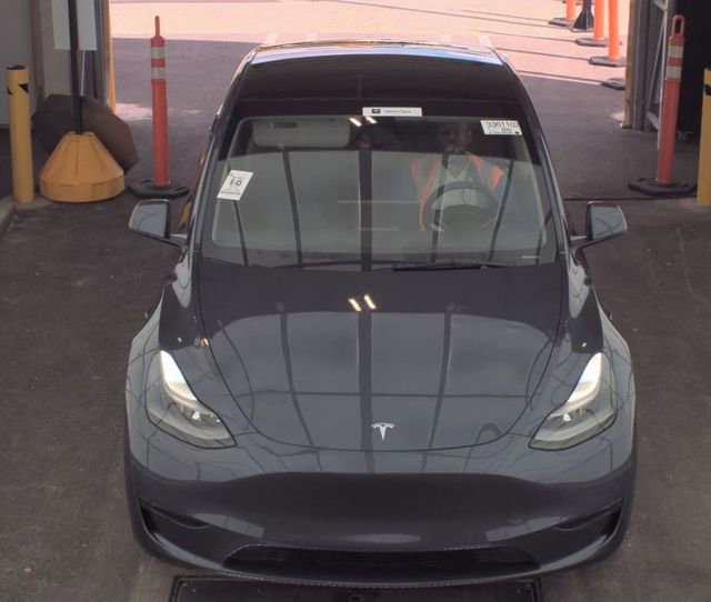 Used 2023 Tesla Model Y Long Range image 3