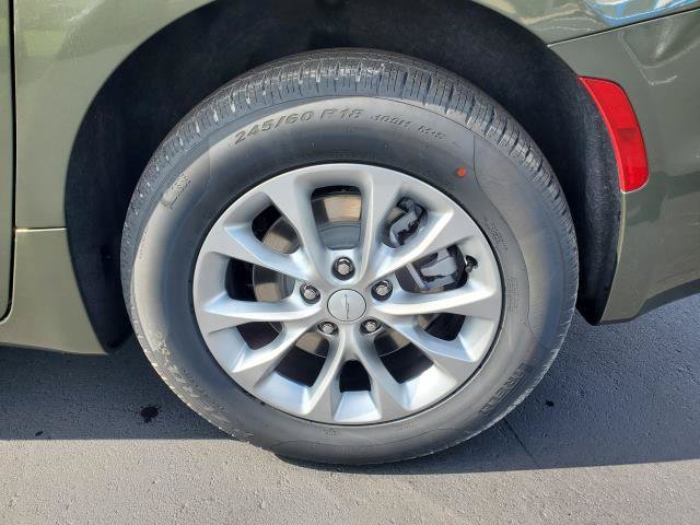 New 2027 Chrysler Pacifica Select AWD/4WD image 27
