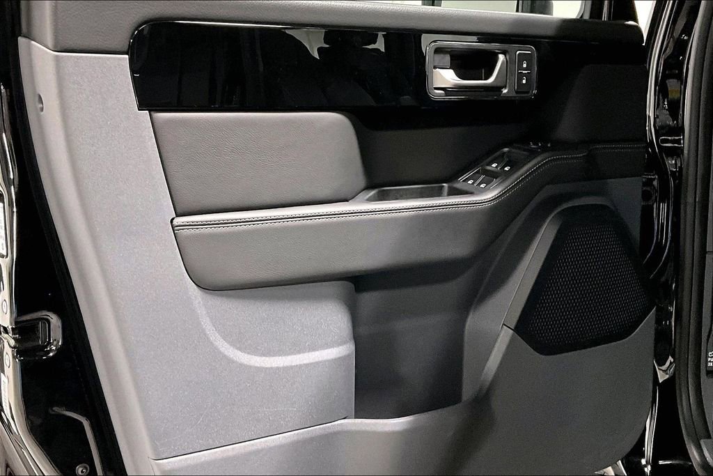 Used 2024 INEOS Grenadier Fieldmaster Edition image 21