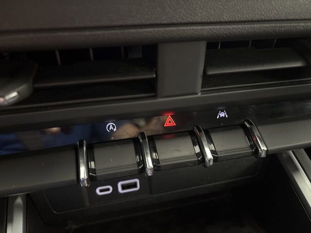 Used 2023 Chevrolet Colorado Trail Boss w/ Technology Package image 55