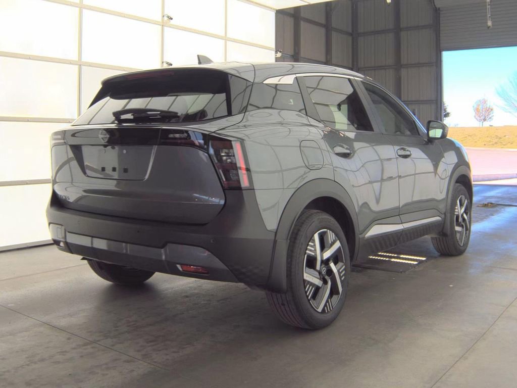 Used 2025 Nissan Kicks SV image 4