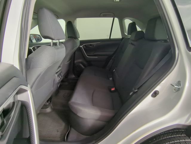 Used 2021 Toyota RAV4 LE AWD/4WD image 21