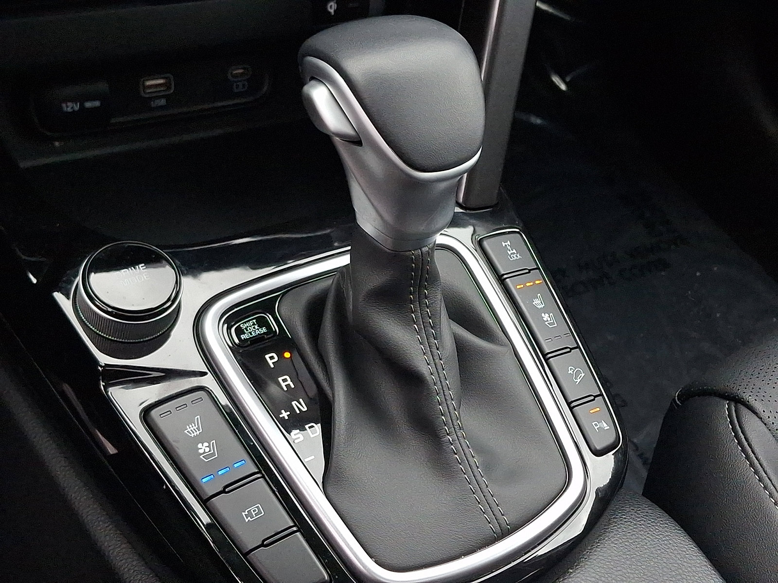 Certified 2025 Kia Seltos SX w/ SX Sunroof Package image 15