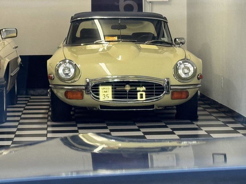 Used 2020 BMW M8 Convertible w/ Driving Assistance Package image 23