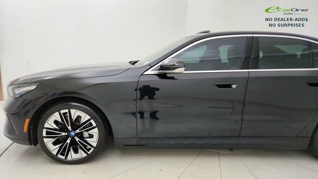 Used 2024 BMW i5 eDrive40i w/ Convenience Package RWD image 10