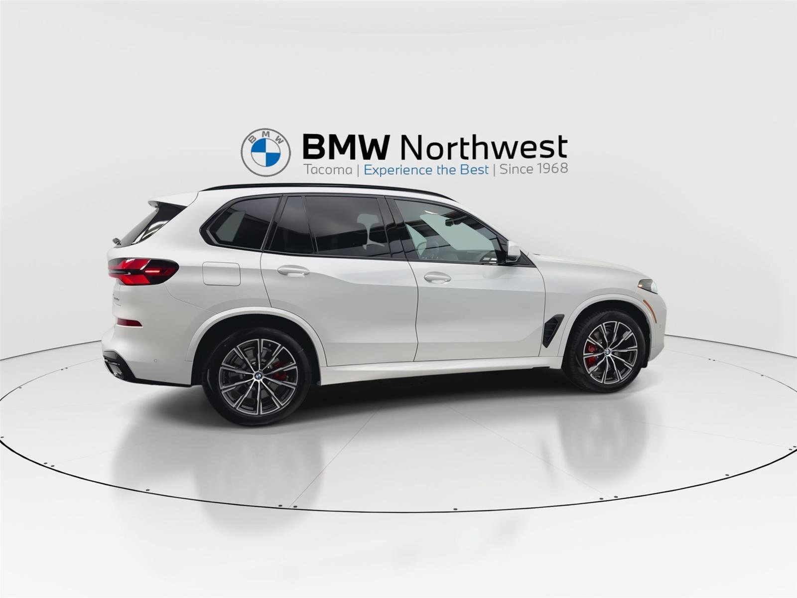 New 2026 BMW X5 xDrive50e w/ Executive Package image 4