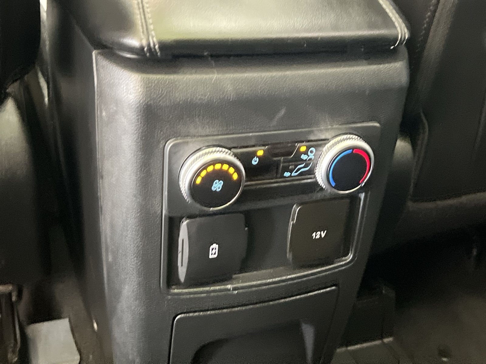 Used 2022 Ford Explorer XLT w/ Equipment Group 202A AWD/4WD image 32