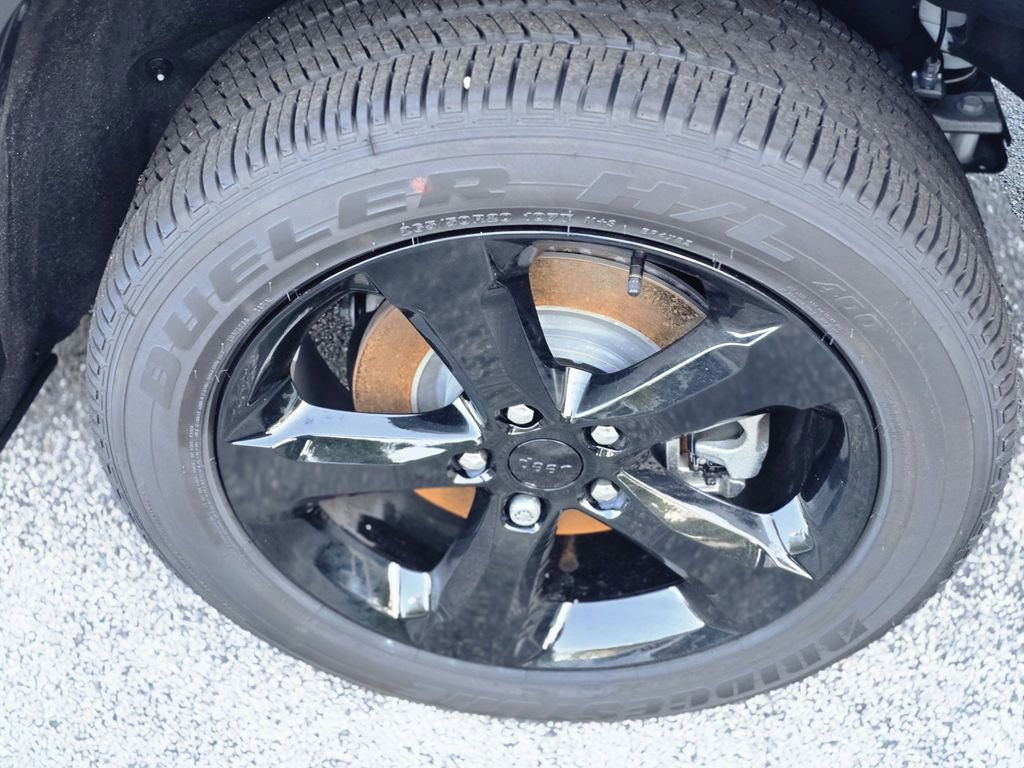 Used 2025 Jeep Grand Cherokee L Altitude image 8