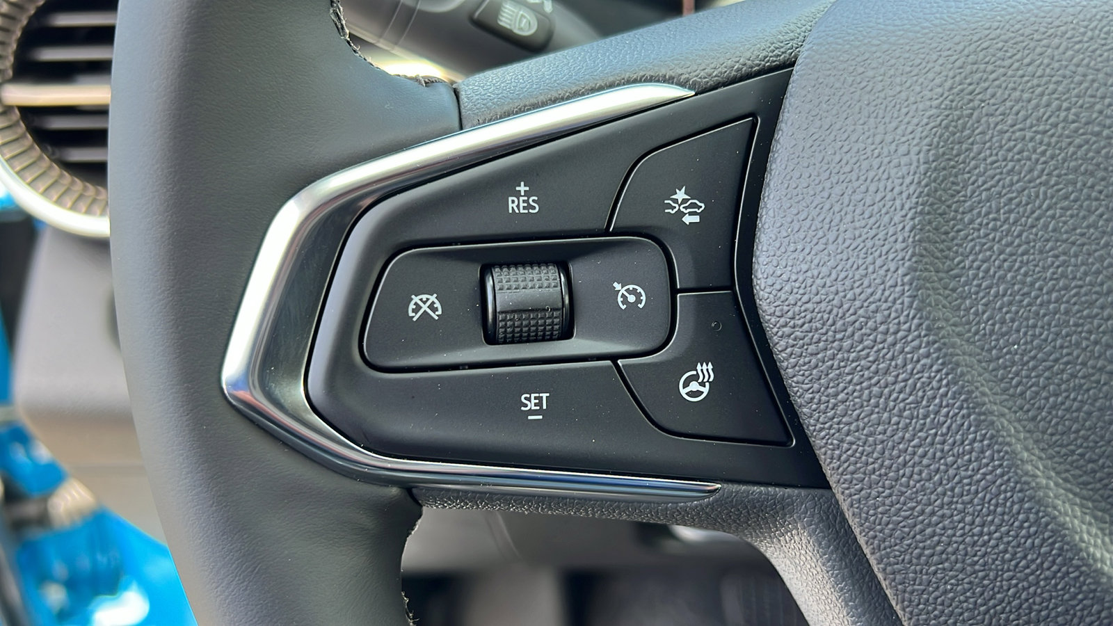 New 2025 Chevrolet Trax ACTIV w/ Driver Confidence Package image 24