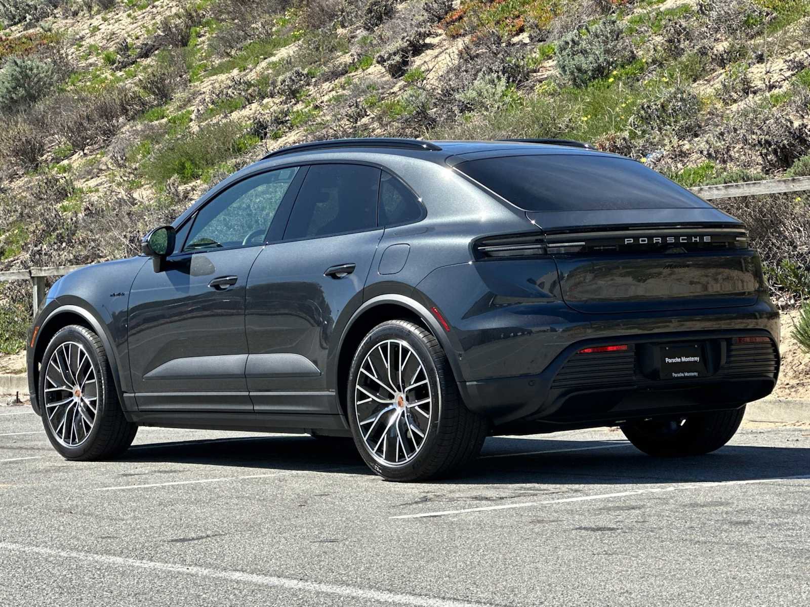New 2026 Porsche Macan Electric RWD image 3