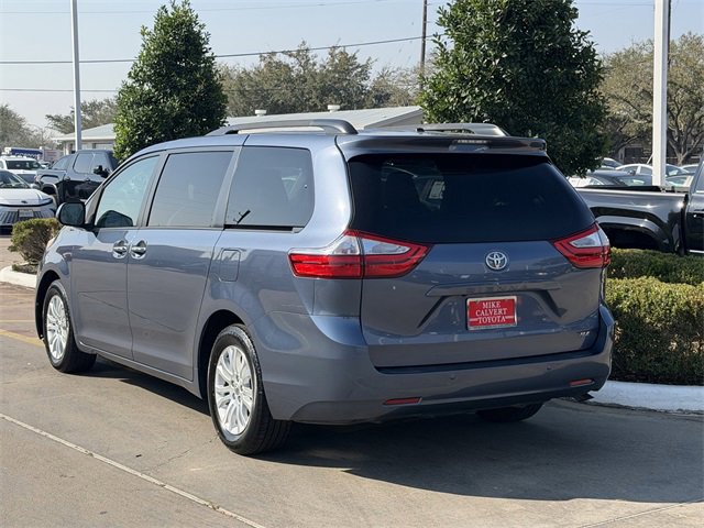 Used 2016 Toyota Sienna XLE w/ XLE Navigation Package image 5