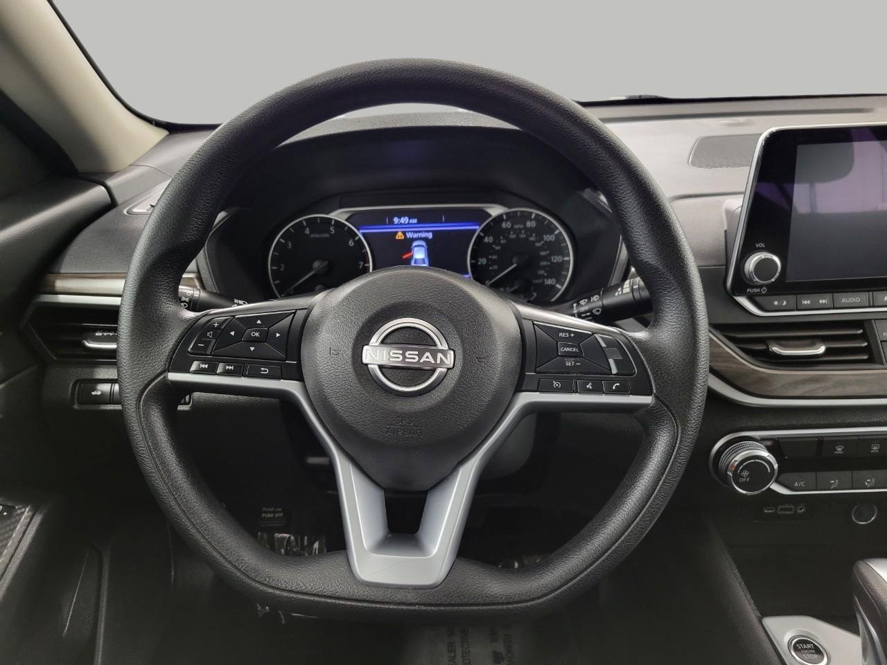 Used 2025 Nissan Altima 2.5 SV FWD image 5