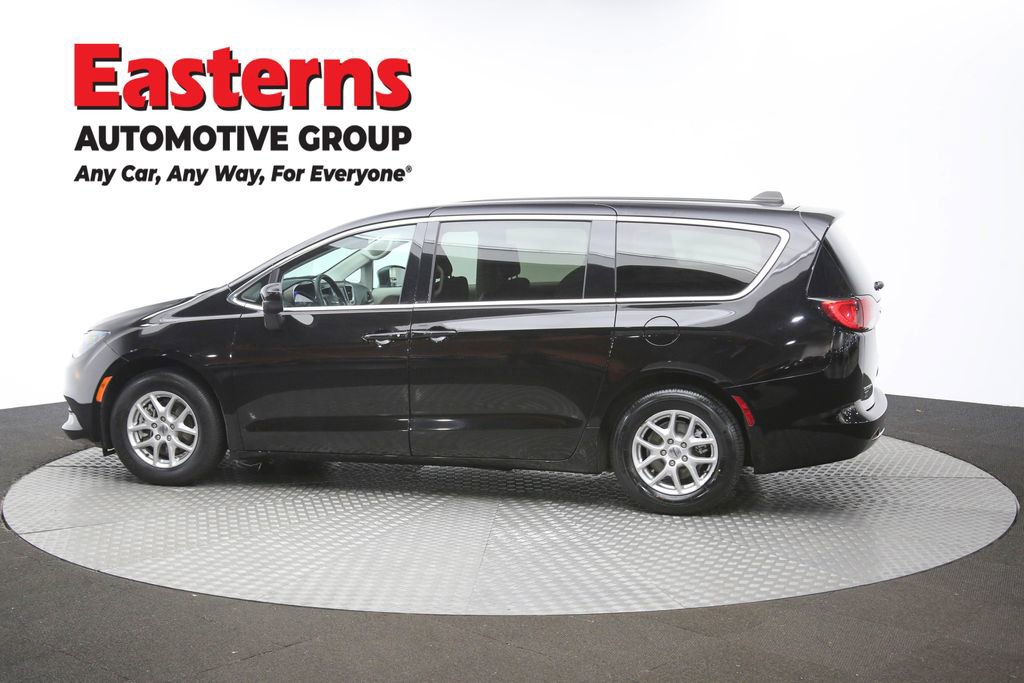 Used 2024 Chrysler Voyager LX image 59