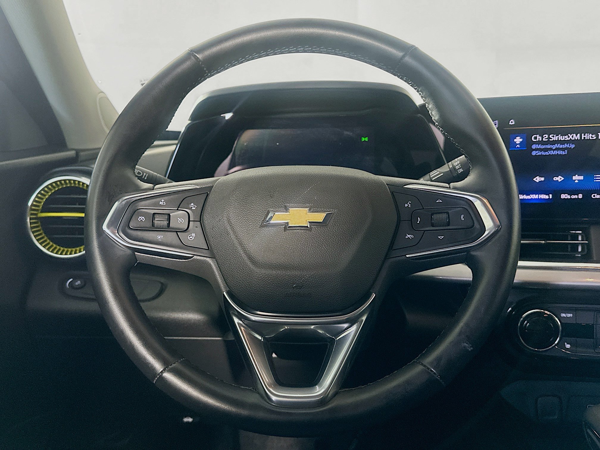 Used 2024 Chevrolet Trax LT w/ Driver Confidence Package FWD image 18