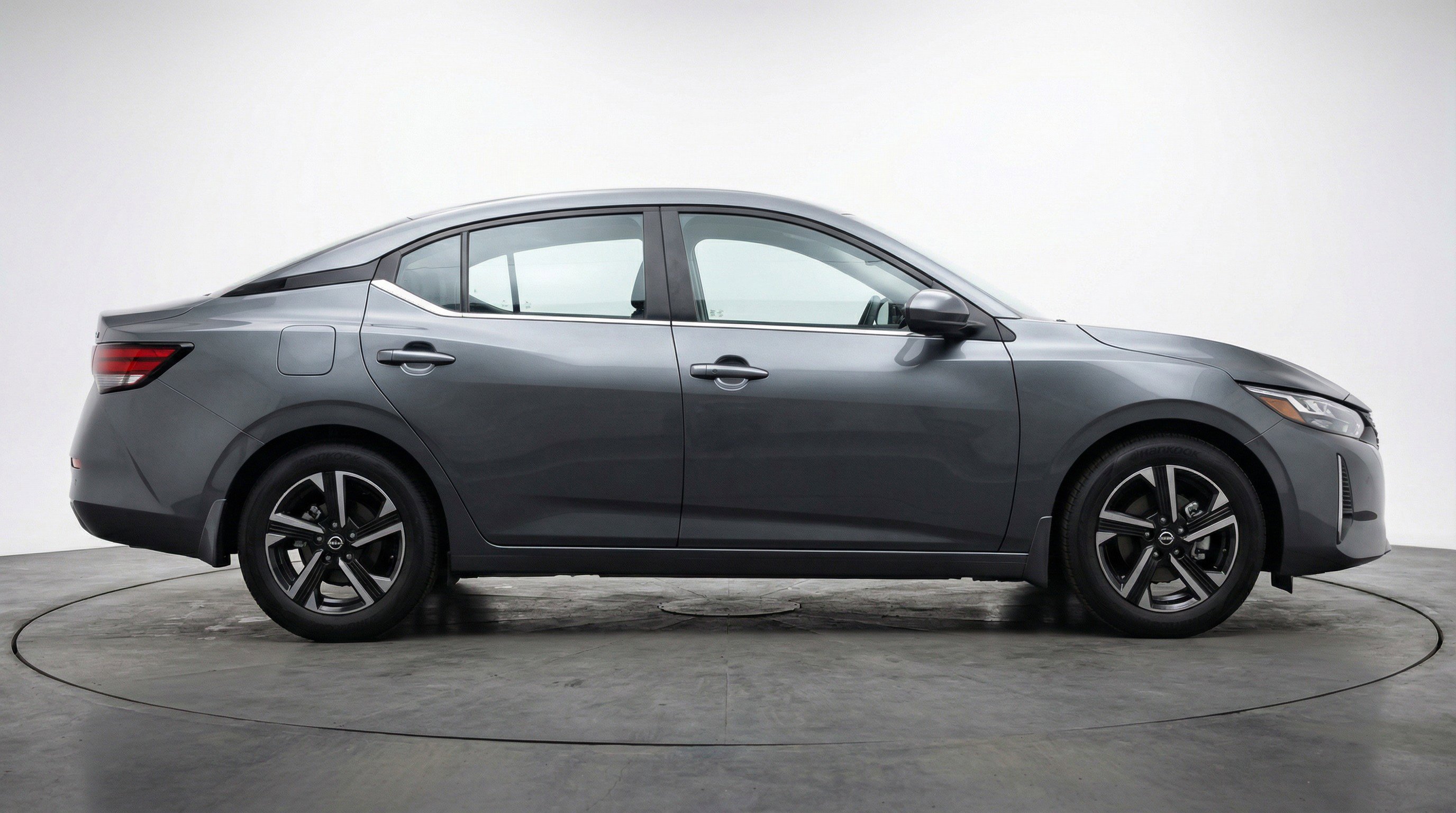 Used 2025 Nissan Sentra SV image 11