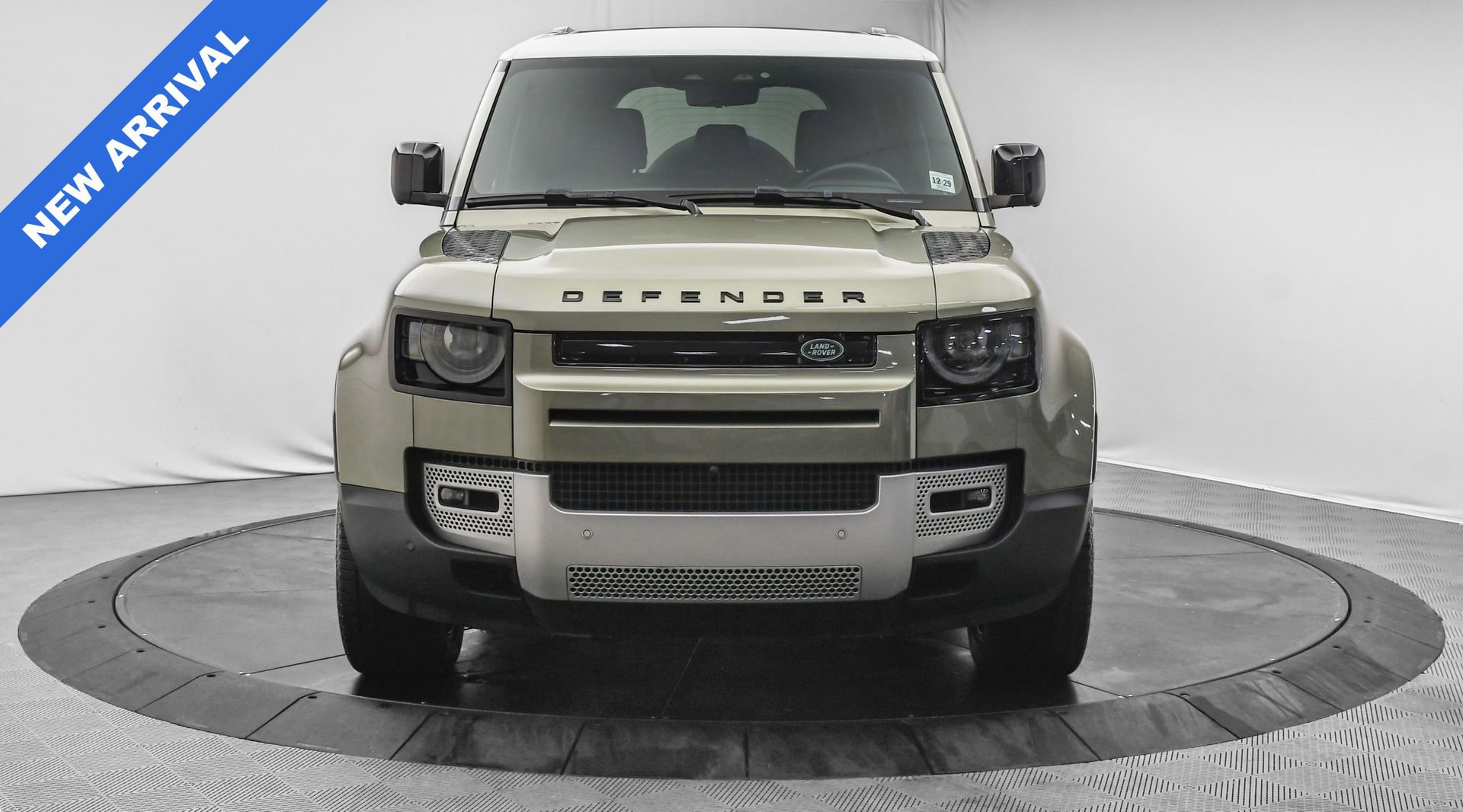 Used 2024 Land Rover Defender 110 S image 2