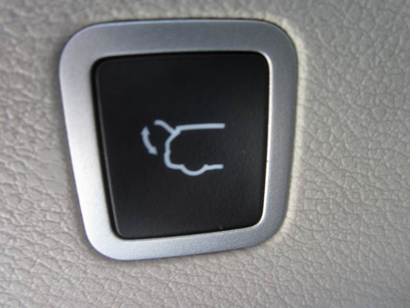 Used 2023 Chrysler Voyager LX FWD image 26