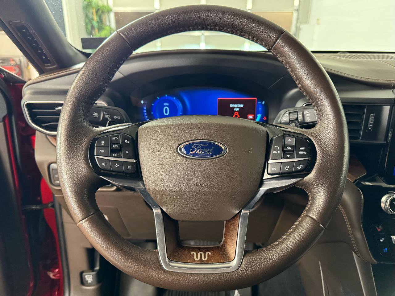 Used 2021 Ford Explorer King Ranch w/ Premium Technology Package AWD/4WD image 21