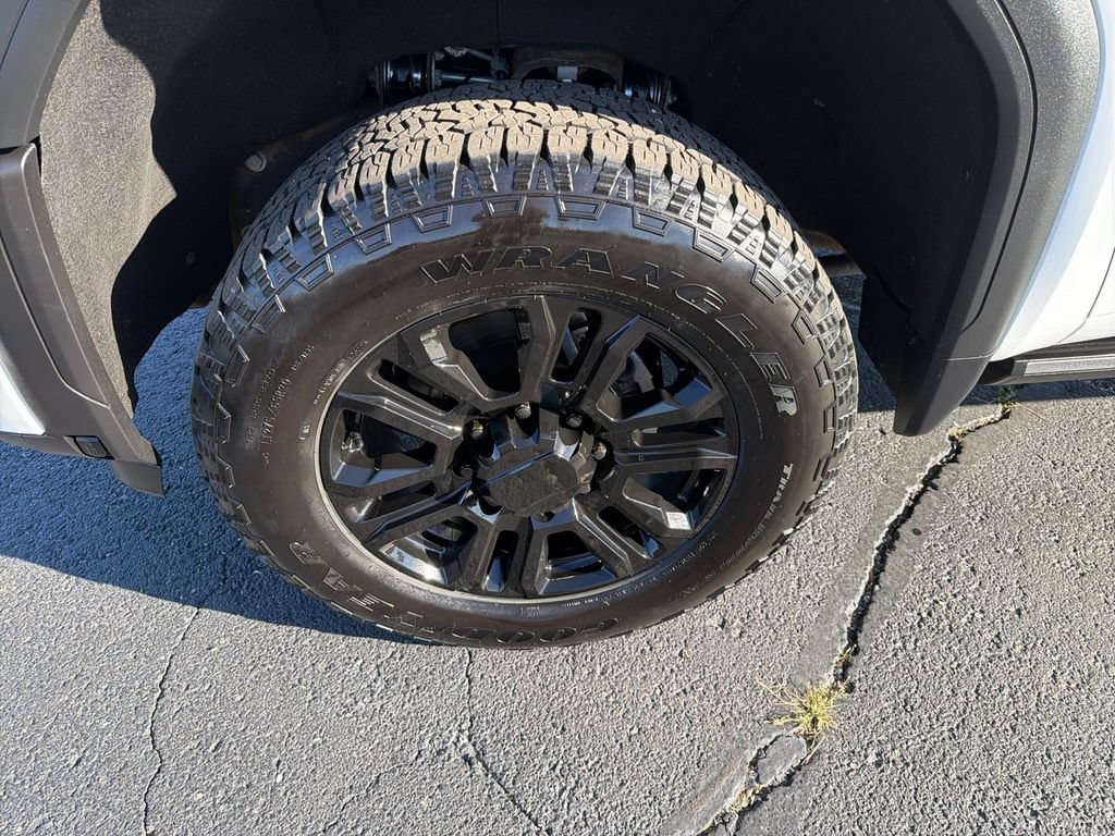Used 2024 GMC Sierra 2500 Denali Ultimate AWD/4WD image 5