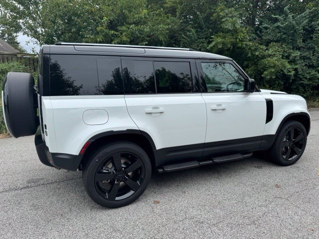 New 2026 Land Rover Defender 110 S AWD/4WD image 5